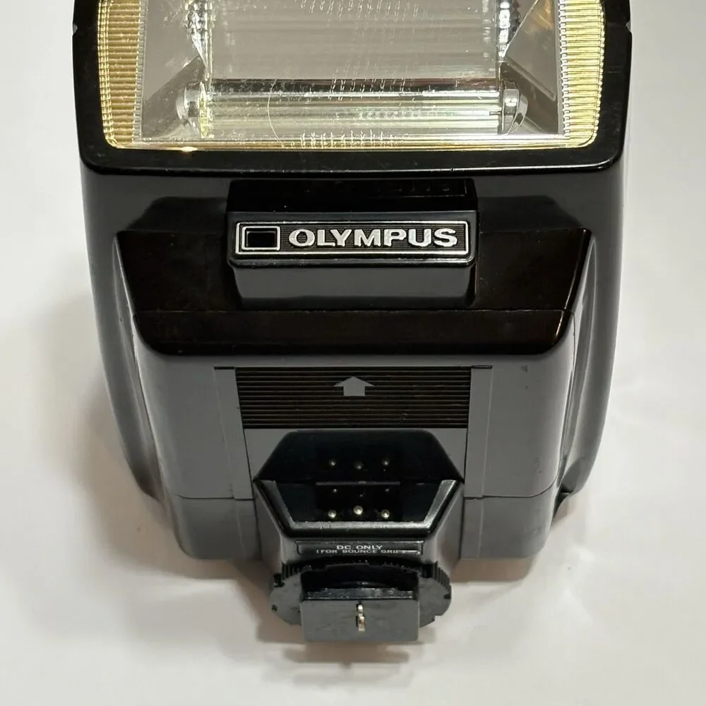 Olympus Quick Auto 310 Electronic Flash Unit TTL for OM-2n Camera System No Cord